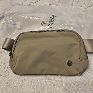 Halara Khaki Green Waist Bag